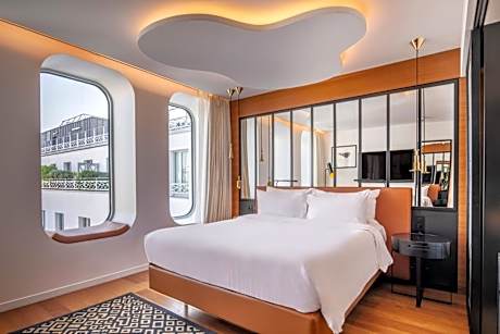 Bobo Room with Garden or City View