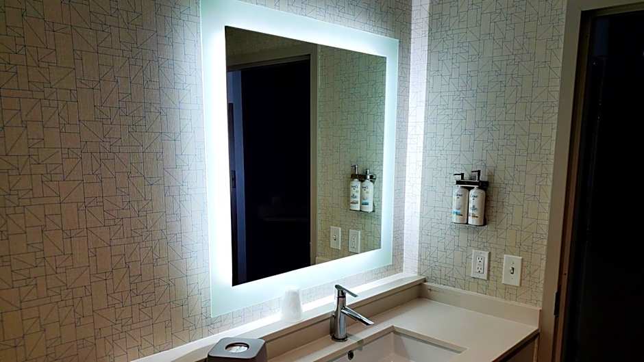 Holiday Inn Express & Suites Moore By IHG