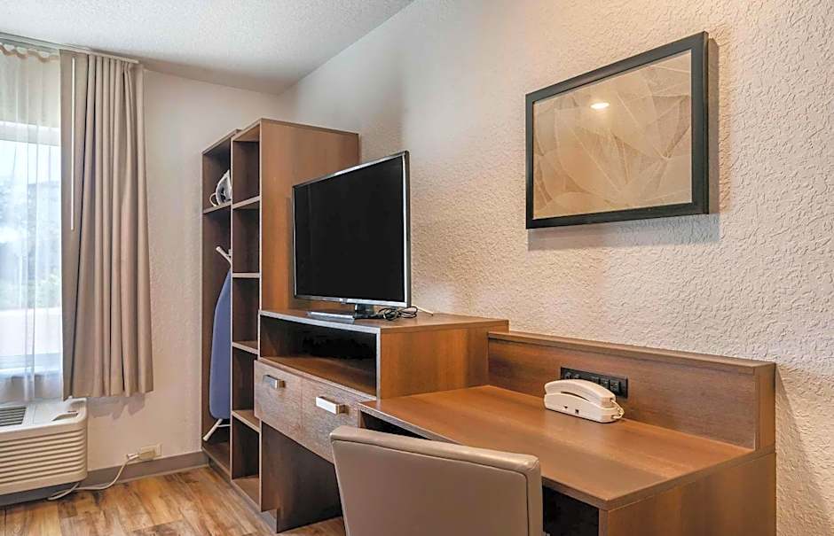 Extended Stay America Select Suites - Tampa - Brandon - East