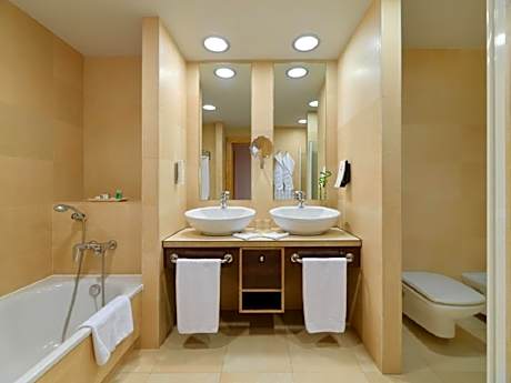 Double or Twin Room with Sea View