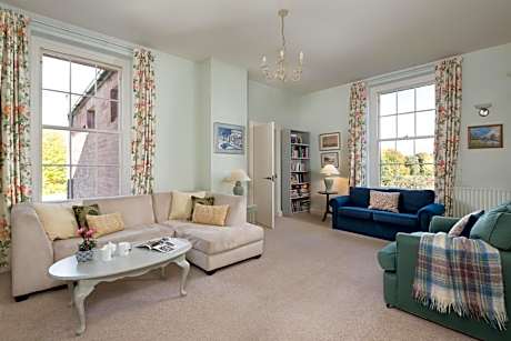 Suite with Mountain View