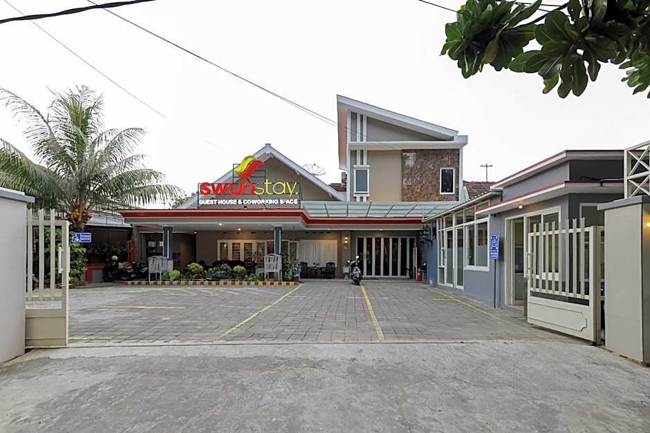 RedDoorz Plus @ Swun Stay Raya Langsep