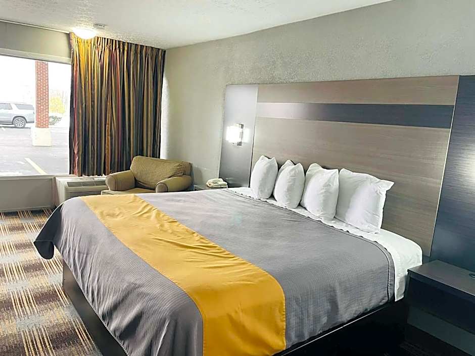 Travelodge by Wyndham Sellersburg / Louisville North