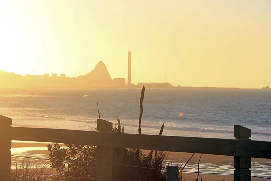 Beach Street Motel Apartments