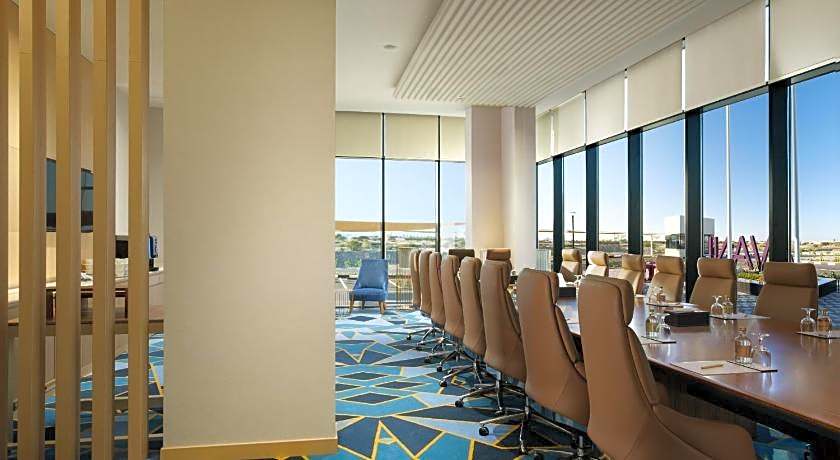 Maani Muscat Hotel and Apartments