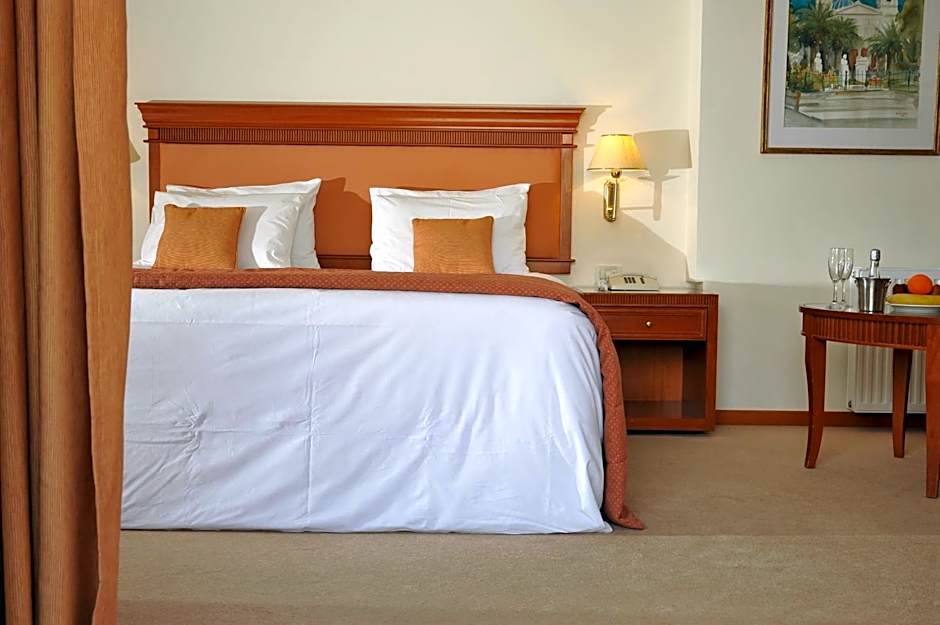 Athens Atrium Hotel & Jacuzzi Suites