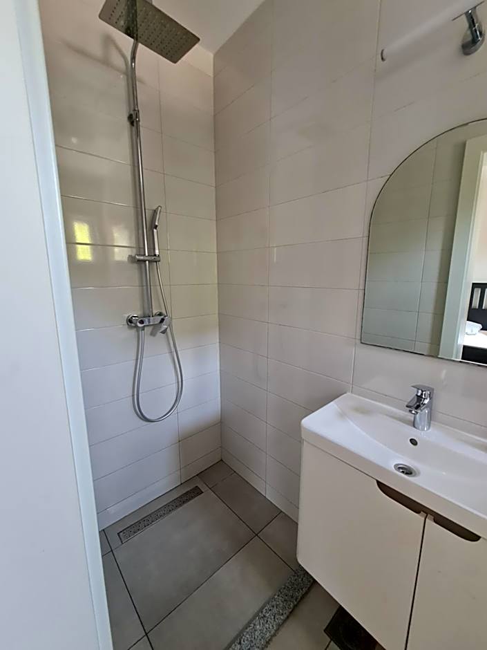 SUBTUB Hostel Makarska