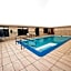 Holiday Inn Express & Suites Springfield By IHG