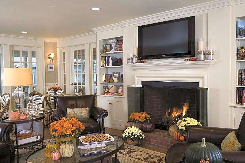 Anchor In Distinctive Waterfront Lodging