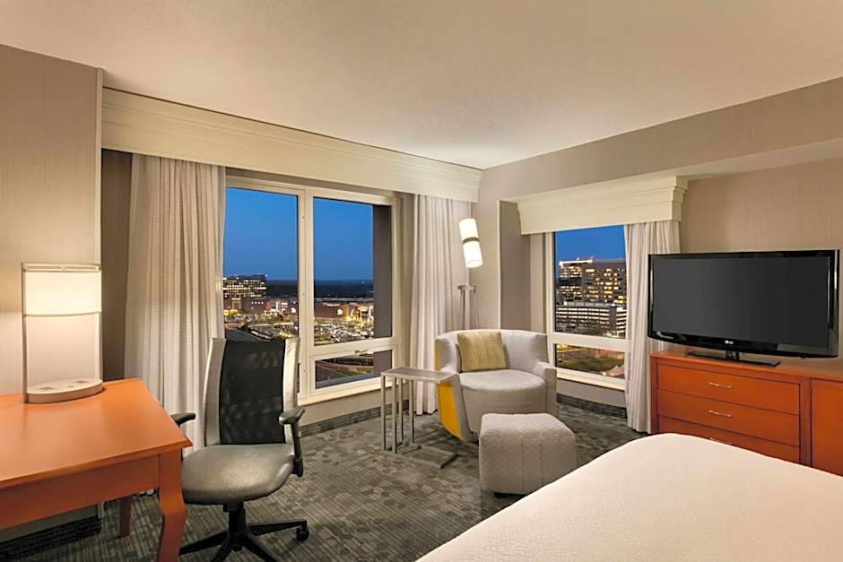 Courtyard by Marriott Tysons McLean