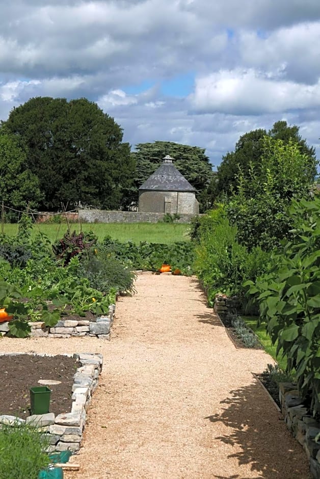 The Potting Shed, self contained, detached retreat in Shapwick village