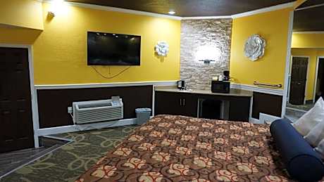 King Honeymoon Suite - Non-Smoking