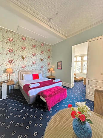 Superior King Room with Sun Room and Harbor View