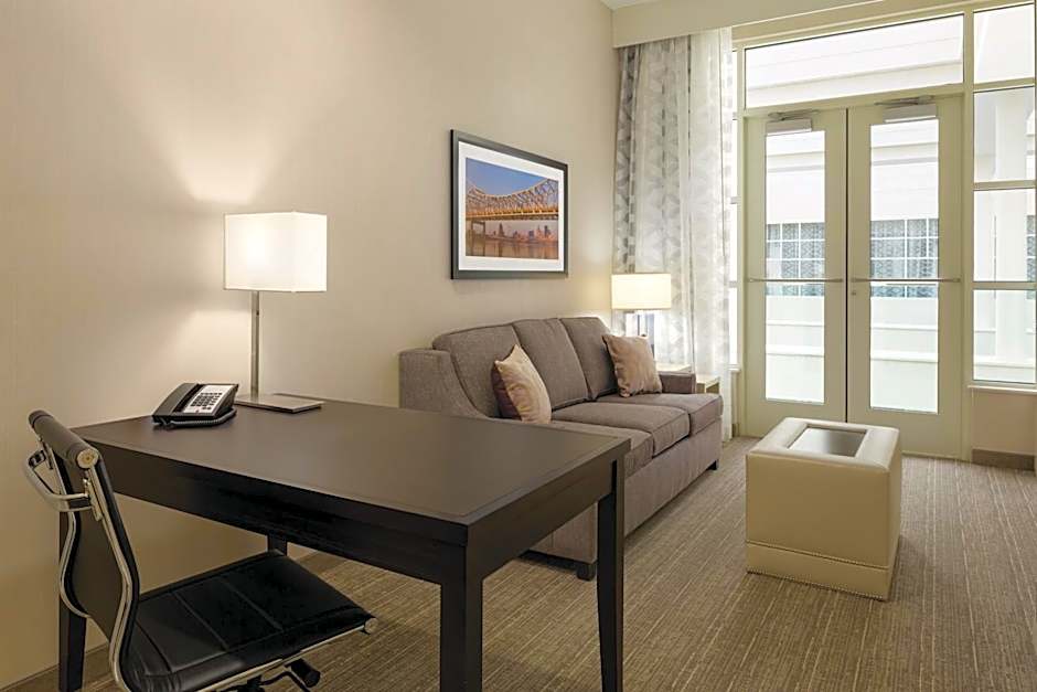 Embassy Suites By Hilton Louisville Downtown