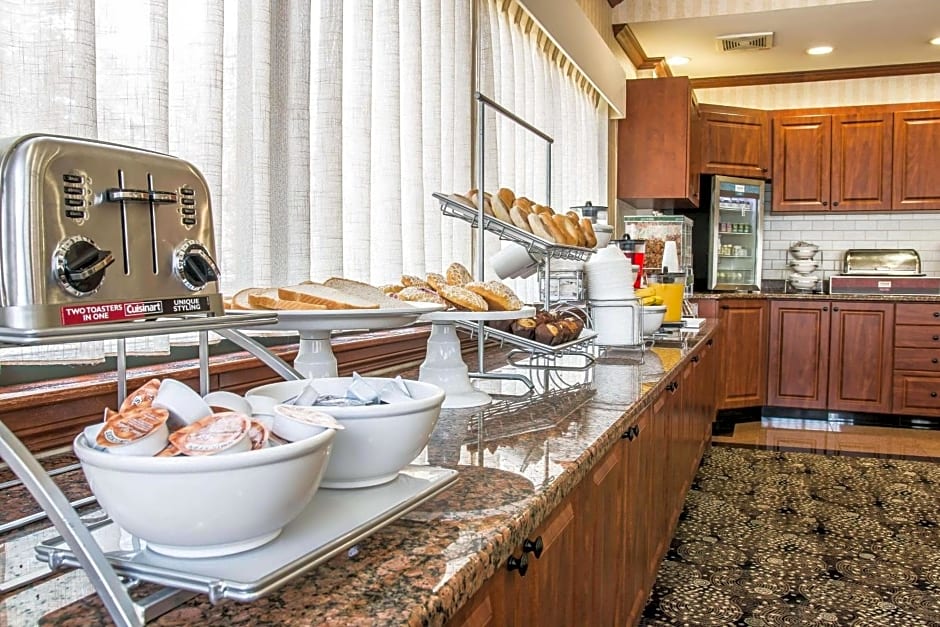 Comfort Suites Canton - Detroit