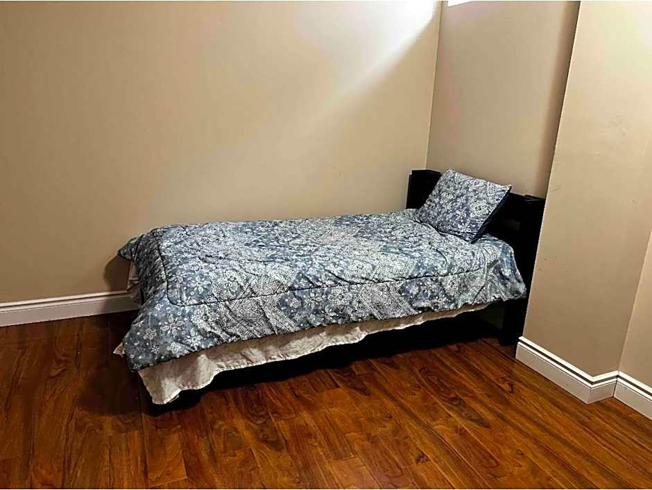 2 bedroom basement with parking