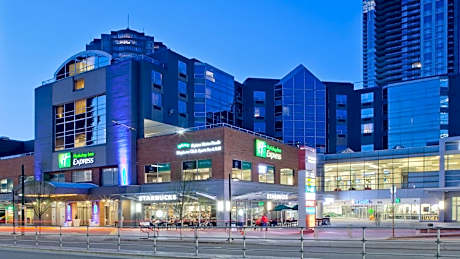 Holiday Inn Express Vancouver-Metrotown (Burnaby) By IHG