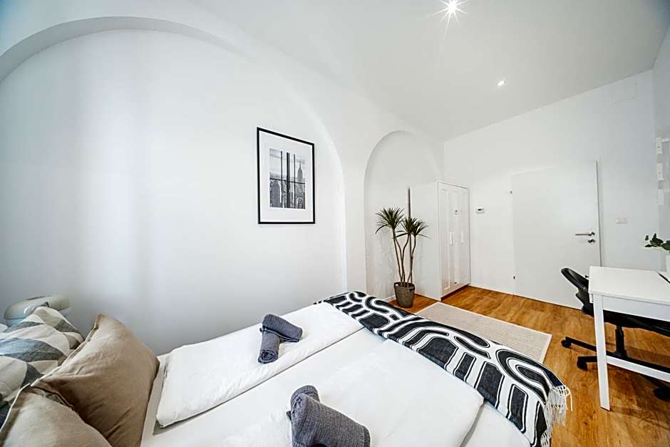 Nice Central City Room