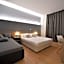 Lainez Rooms & Suites