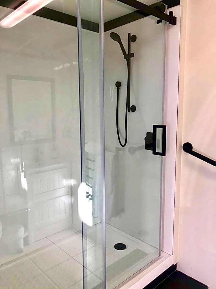 Le Chalet Waiheke Apartments