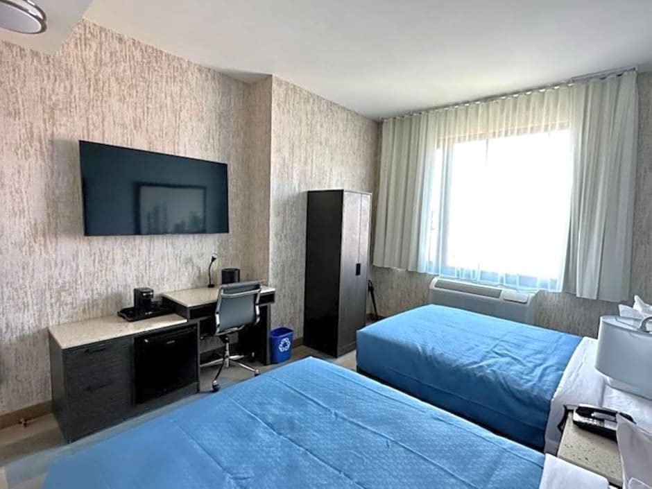 Super 8 by Wyndham Brooklyn Pennsylvania Ave