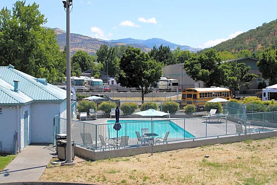 Americas Best Value Inn Phoenix Medford