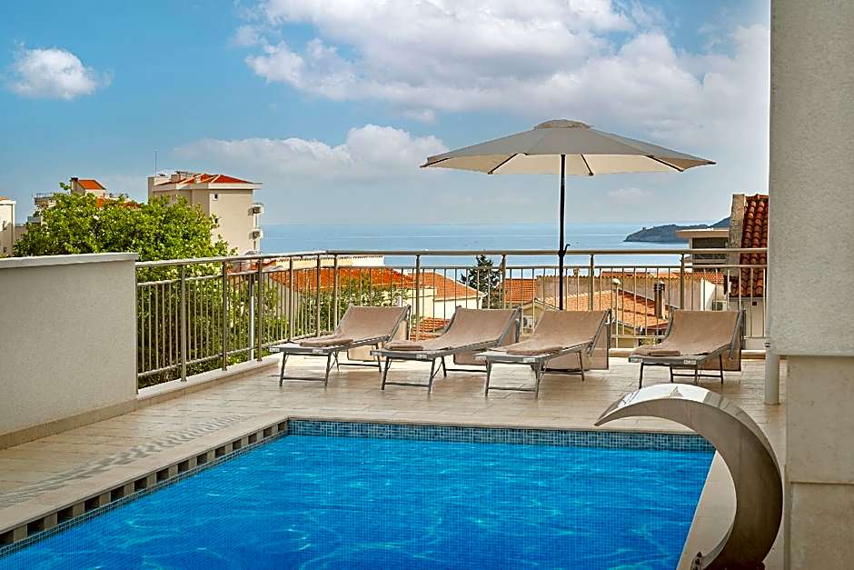 Hotel Larimar