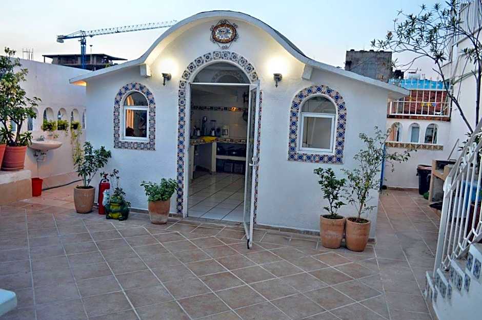 Alexandross Hostel