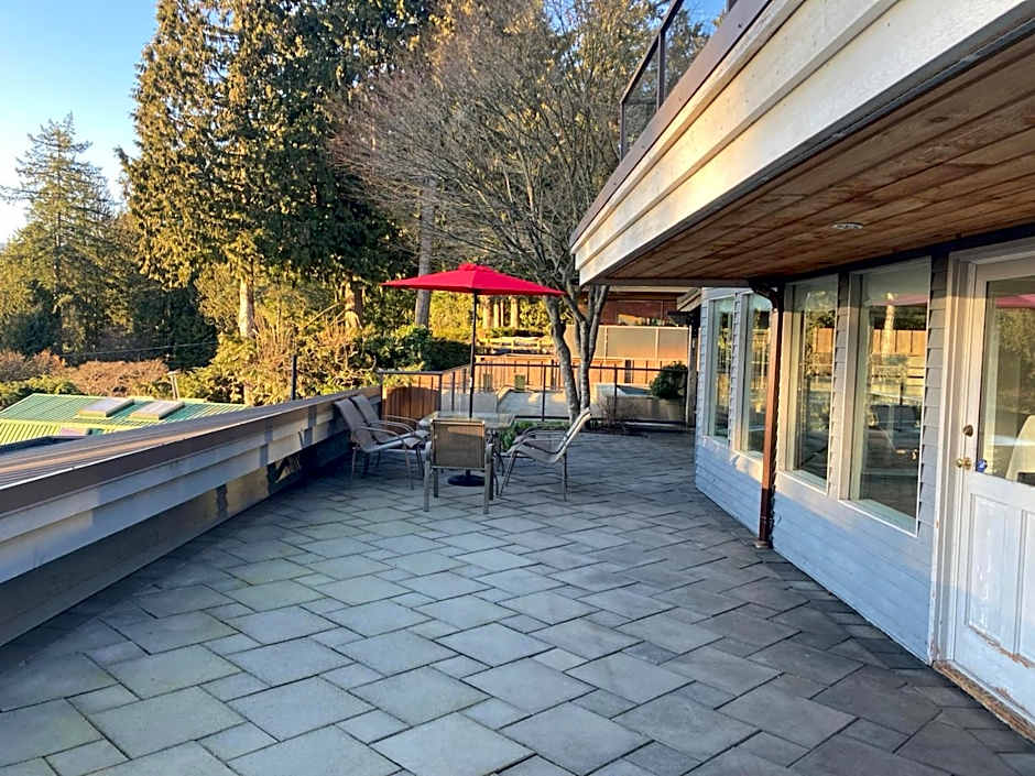 Cypress: Private Bedroom/Bathroom/Office, with Shared Pool, Hot tub