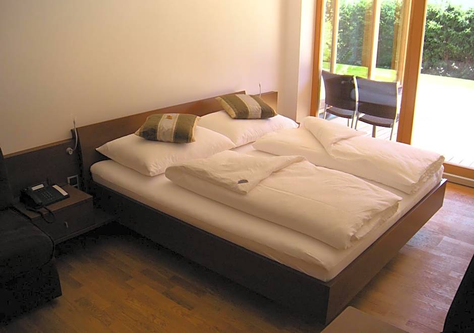 Garni - Hotel Am Burghuegel