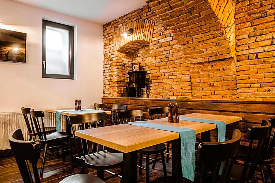 CASA CHITIC - HOTEL & RESTAURANT- Str Nicolae Balcescu 13