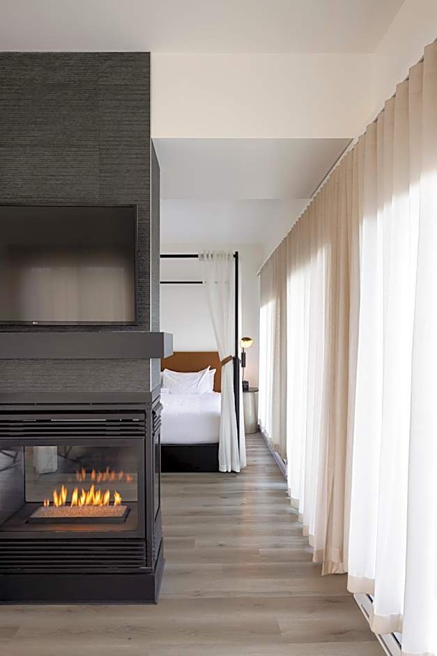 Photo 1 of 2 of Executive Suite