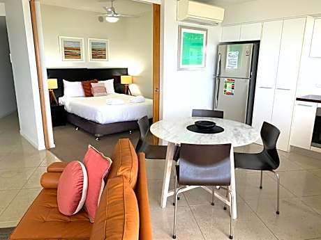 1 Bedroom Apartment Ocean Front