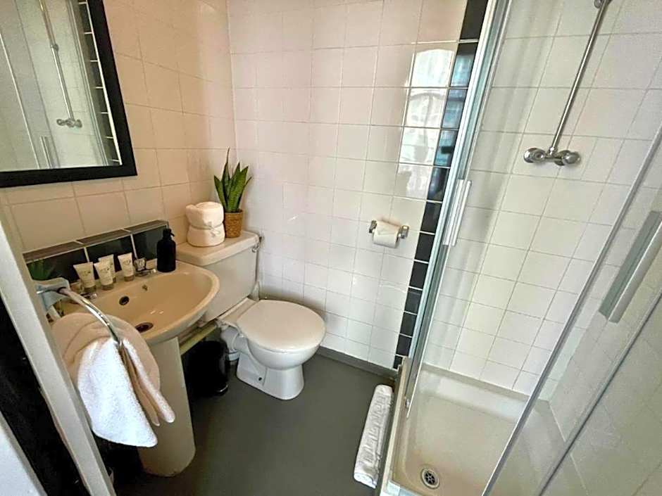 Blue Skye Guest House 8