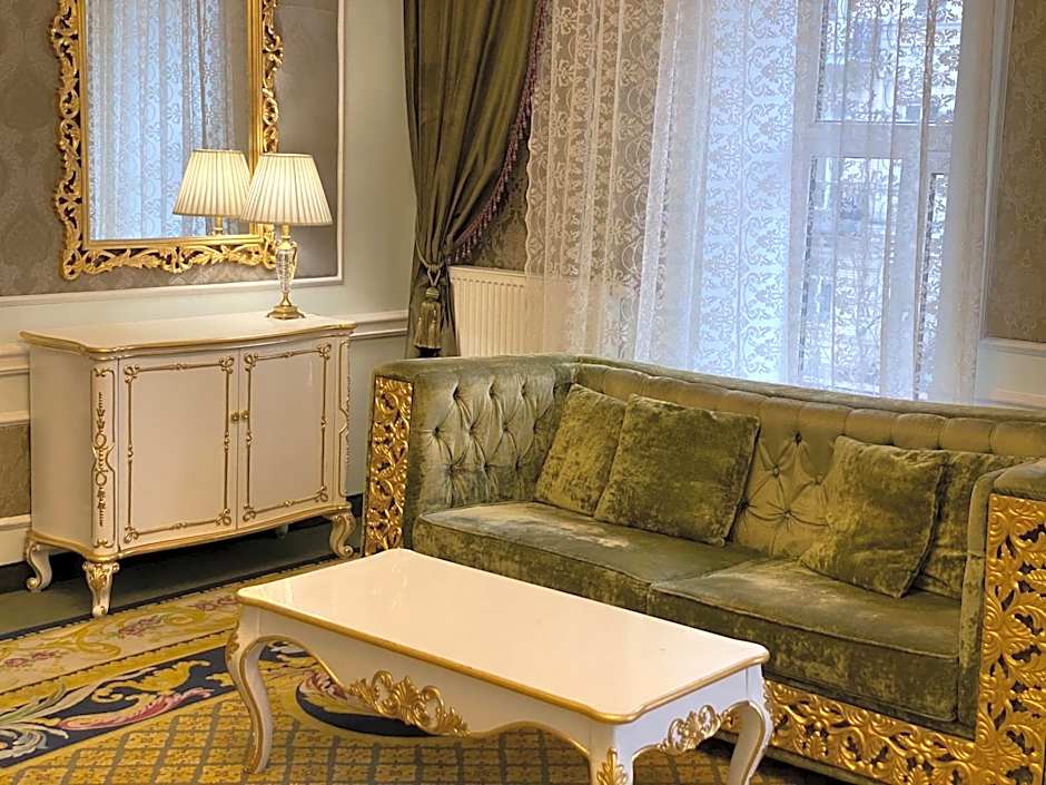 Royal Grand Hotel