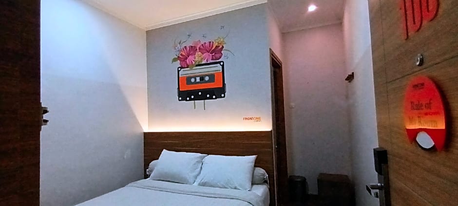 Front One Budget Malioboro