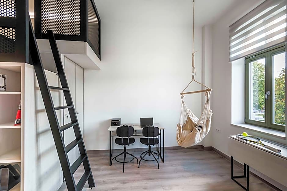 Lofty Kampus Garnizon