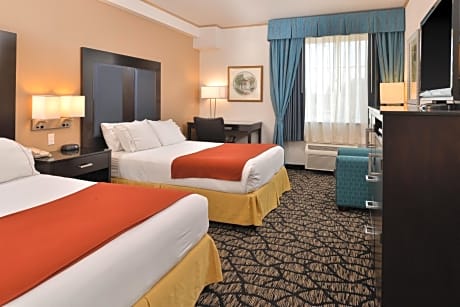 Deluxe Queen Room with Two Queen Beds