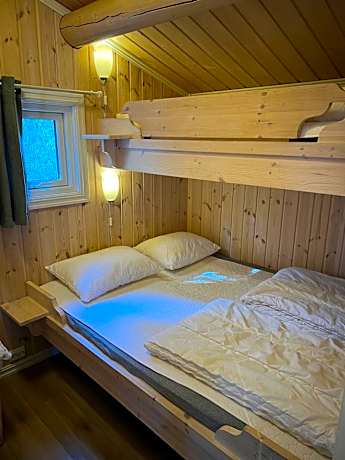 Economy Cottage with Shared Bathroom