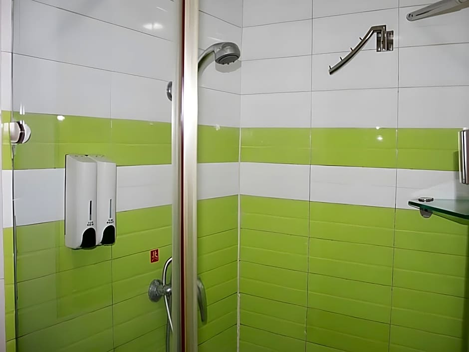 7 Days Inn Wuhan Jianghan Road Jiqing Street Metro Station