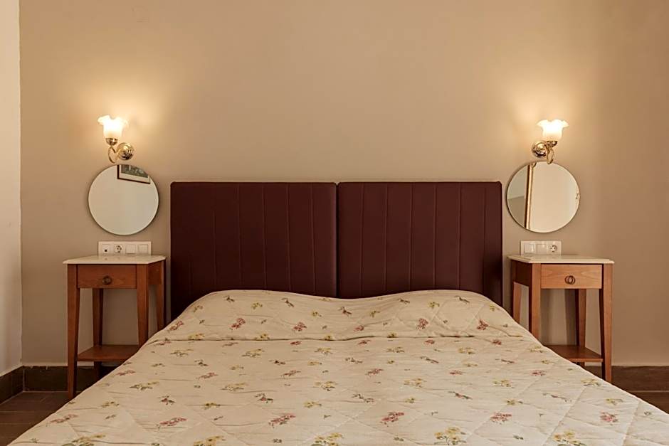 Nami Hotel & Suites