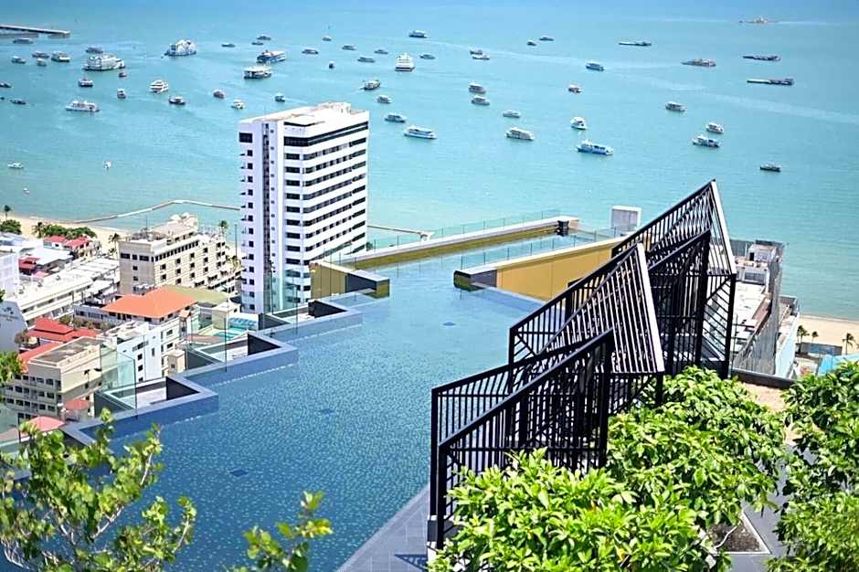 The Edge Central Pattaya เอดจ์ เซ็นทรัล พัทยากลาง