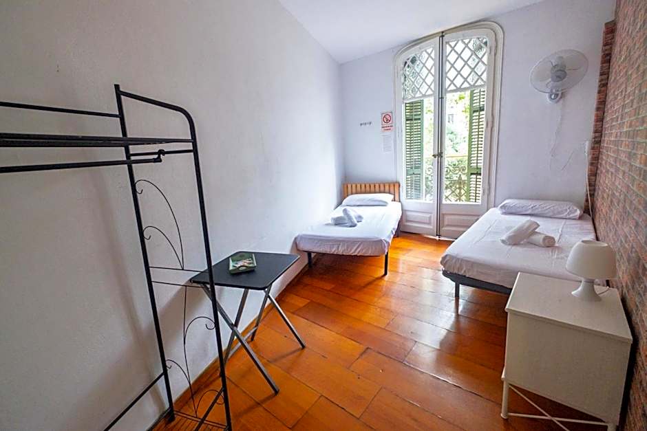 Diagonal House Hostel