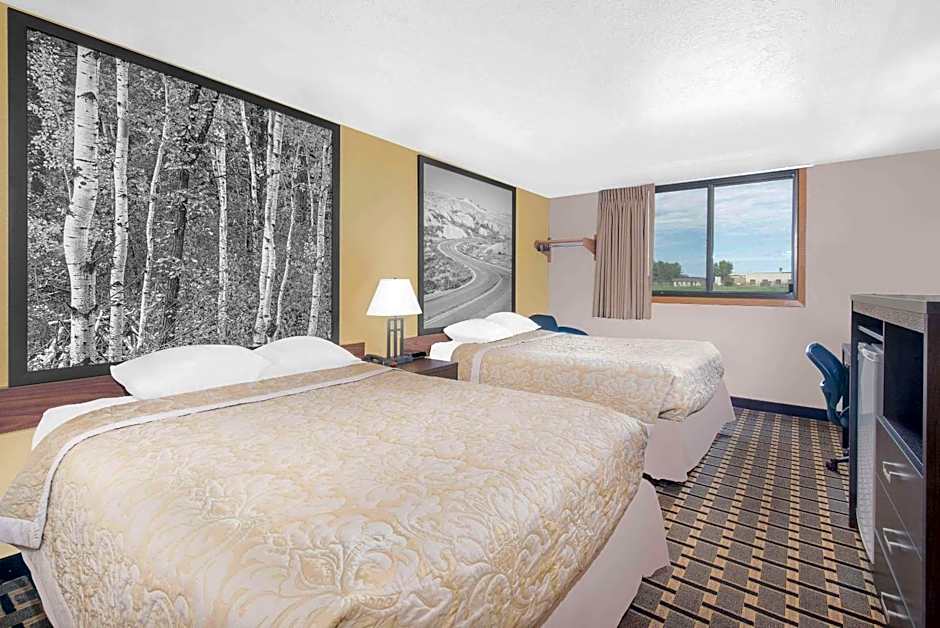 Super 8 by Wyndham Watertown