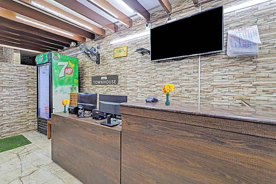 Super Oyo Townhouse 1096 Hotel Redfox Nungambakkam – Chennai, IL