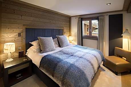 THREE-BEDROOM PRESTIGE APARTMENT