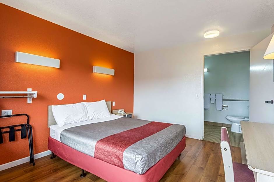 Motel 6 Albuquerque Northeast