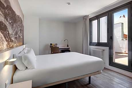 Double or Twin Room with Terrace