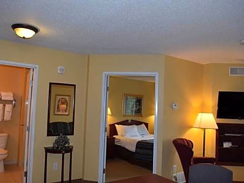 MainStay Suites Madison Airport