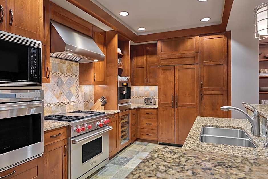 The Ritz-Carlton Lake Tahoe